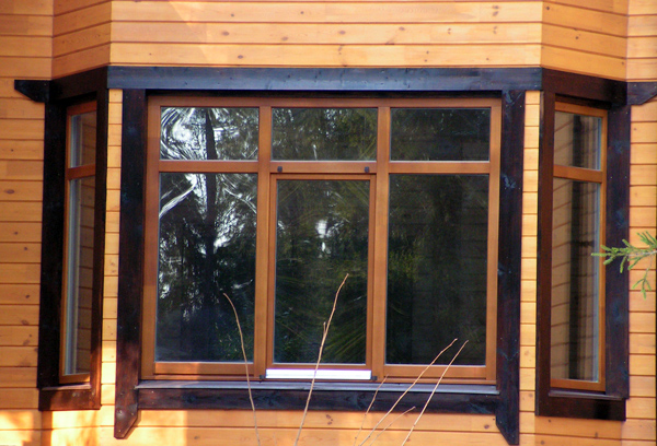 Окна Woodhouse для деревянных домов имеют специальную систему крепежа