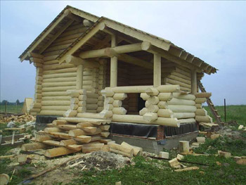 Сруб - каркас будущего деревянного дома 