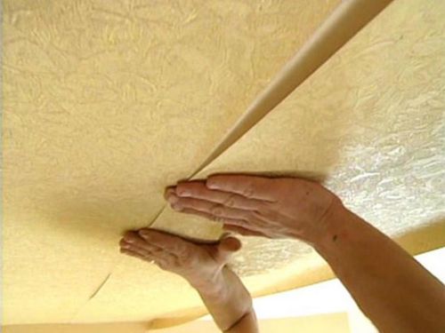 Как поклеить обои на потолок: флизелиновые покрытия и другие, видео-инструкция по монтажу, фото