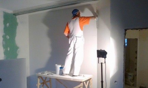Как правильно шлифовать стены после шпаклевания, методы зачистки поверхности