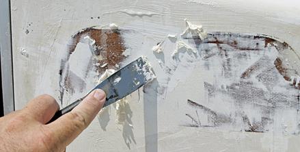 Как снять краску с дерева: средства для снятия, чем убрать масляные покрытия, видео-инструкция, фото