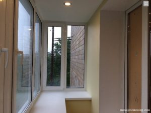 Какие варианты остекления балконов и лоджий возможны?