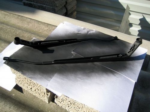 Матовая черная краска в баллончиках для металла и других поверхностей: инструкция, видео и фото