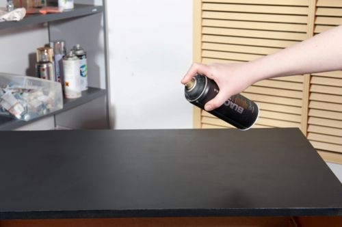 Матовая черная краска в баллончиках для металла и других поверхностей: инструкция, видео и фото