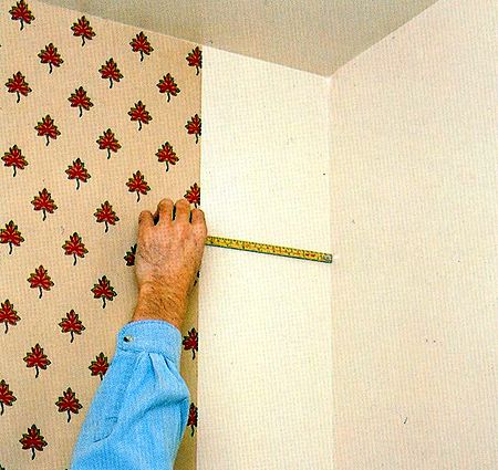 Откуда начинать клеить обои в коридоре и комнатах: флизелиновые покрытия и другие, видео, фото