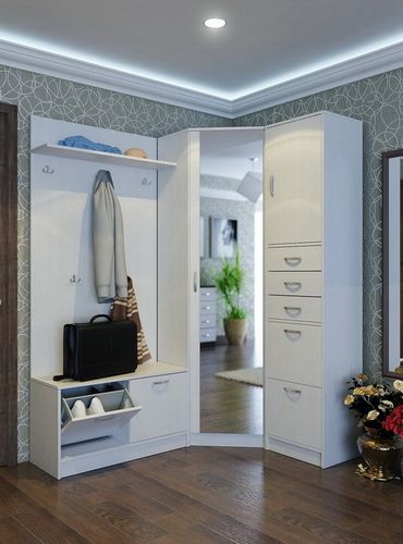 Белые угловые шкафы: матовый вариант и глянец в спальню, распашные модели для одежды с зеркалом, книжный шкаф с углом 90 градусов, популярные цвета