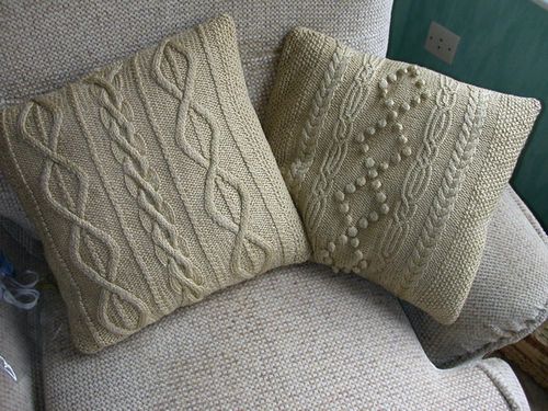 Диванные подушки в интерьере – красивый декор своими руками