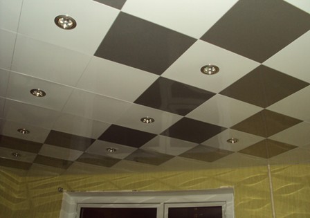 Дизайн потолка в гостиной, фото и варианты оформления потолка, гостиная в классическом стиле