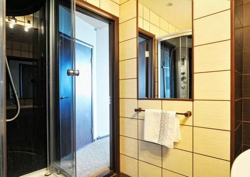 Дизайн ванной комнаты с душевой кабиной: 15 фото