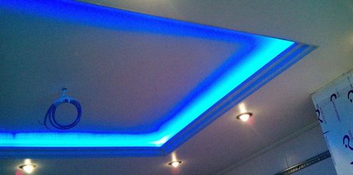 Двухуровневый и многоуровневый потолок с подсветкой по периметру