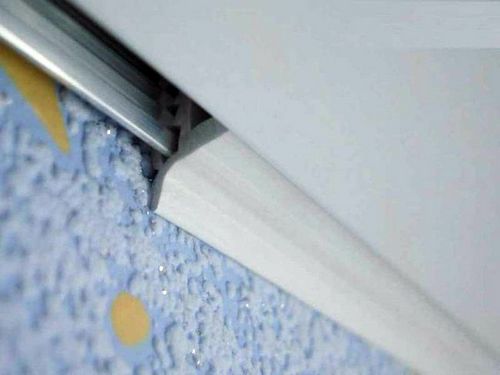 Как крепить пластиковые панели к потолку
