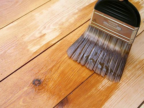 Как покрасить деревянный пол в квартире: чем красить пол из досок