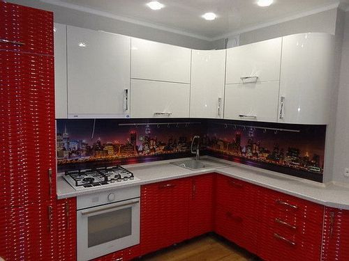 Кухня в красном цвете: 15 фото
