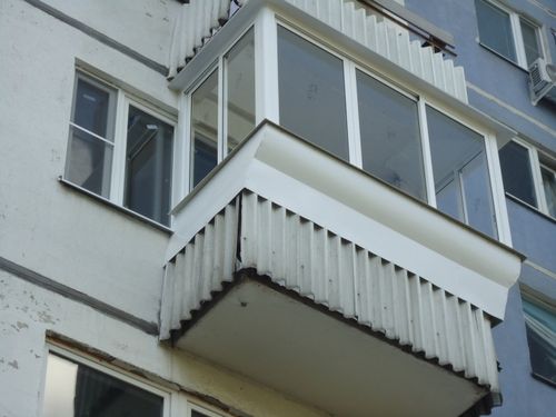 Остекление балконов в «хрущевке»