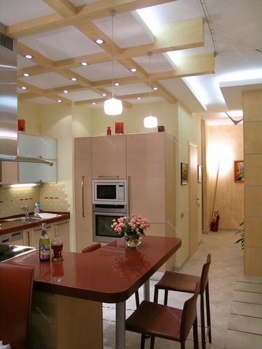 Панели на потолок в кухню (63 фото): как сделать панельный потолок из МДФ