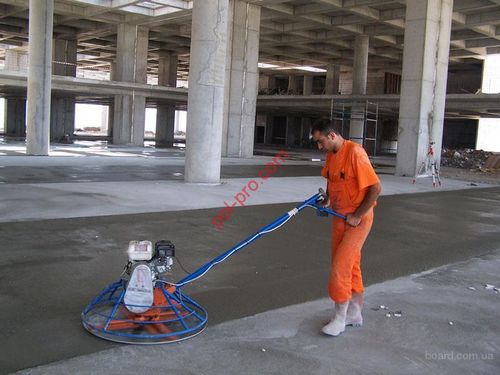 Применение упрочнителя бетона при настилке пола