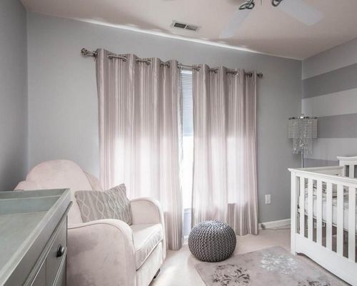 Спальня с детской кроваткой в родительской комнате: с выдвижным местом, дизайн и фото, интерьер комнаты