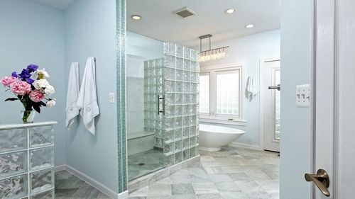 Стеклянные блоки для перегородок: стеклоблоки в ванной комнате, фото, душевая кабина, размер кирпича