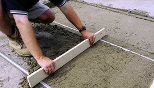 Технология укладки тротуарной плитки на песок своими руками: советы профессионалов