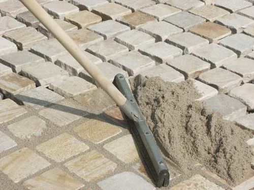 Технология укладки тротуарной плитки на песок своими руками: советы профессионалов