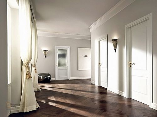 Темный пол в интерьере (56 фото): сочетание со светлыми стенами и коричневой мебелью в маленькой квартире, комбинации с белыми обоями и дверями