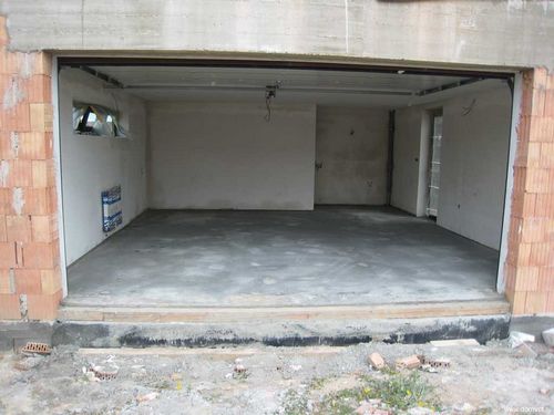 Толщина бетонного пола в гараже - расчет и тонкости заливки пола!
