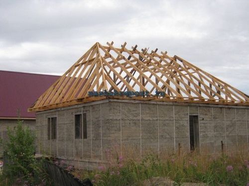 Устройство крыши своими руками, односкатной, вальмовой, четырехскатной 