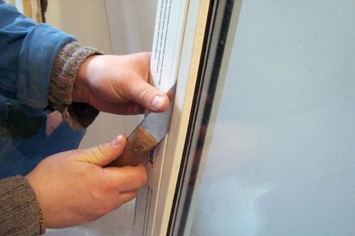 Замена стекла в балконной двери: советы
