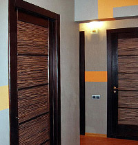 Двери из древесины венге: заслуженная популярность