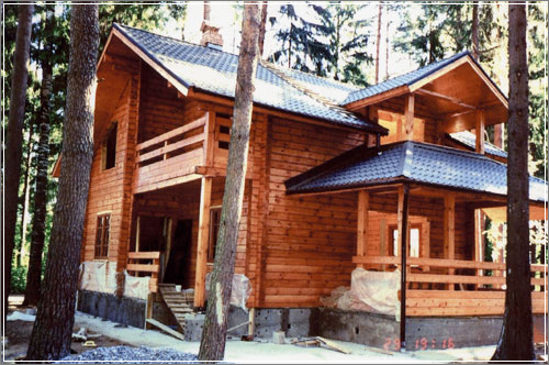 Брусчатый деревянный дом