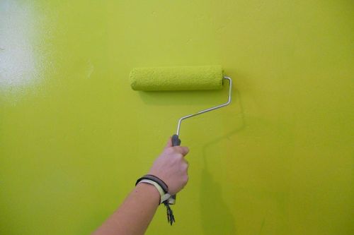 Обои или покраска стен: что лучше, видео-инструкция по выбору покрытия и фото