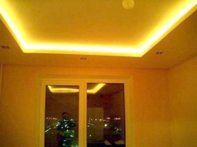 Как расположить светильники на натяжном потолке: инструкция по установке точечных источников света, фото и видео