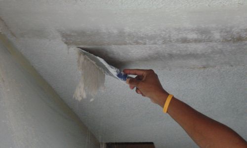 Как удалить краску с потолка