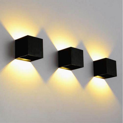 Настенные светодиодные светильники: бра для внутреннего освещения дома, LED-лампы на стену с датчиком движения, как выбрать диодную ленту для комнаты