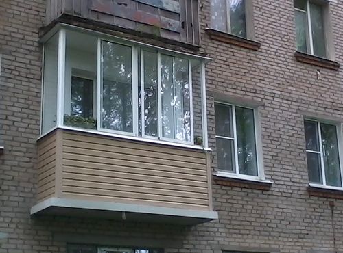 Остекление балконов в хрущевке: этапы работ