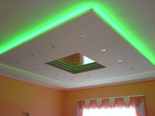 Потолок из гипсокартона со светодиодной подсветкой: изготовление, фото