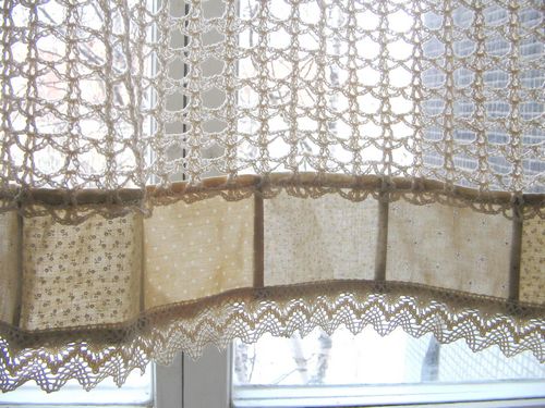 Вязанные шторы в интерьере (52 фото). Схемы вязанных штор крючком.